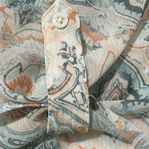 NWOT Chico Blurred Medallion Chiffon Shirt size 1 - Picture 5 of 9